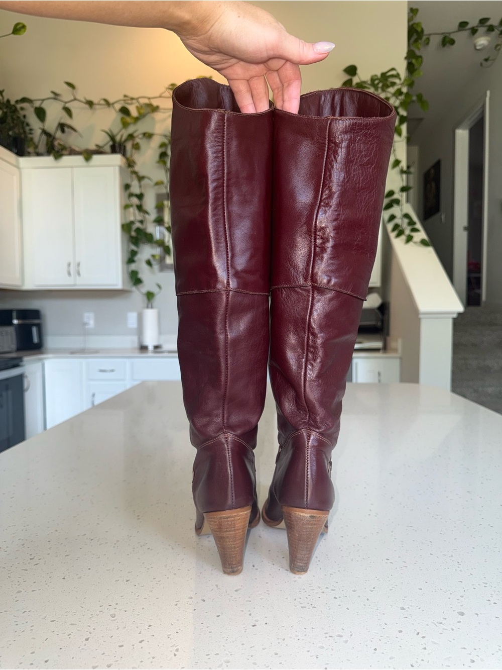 Rare Vintage Dingo Women's Knee-High Genuine Leather Heeled Boots in Burgundy - Picture 3 of 8